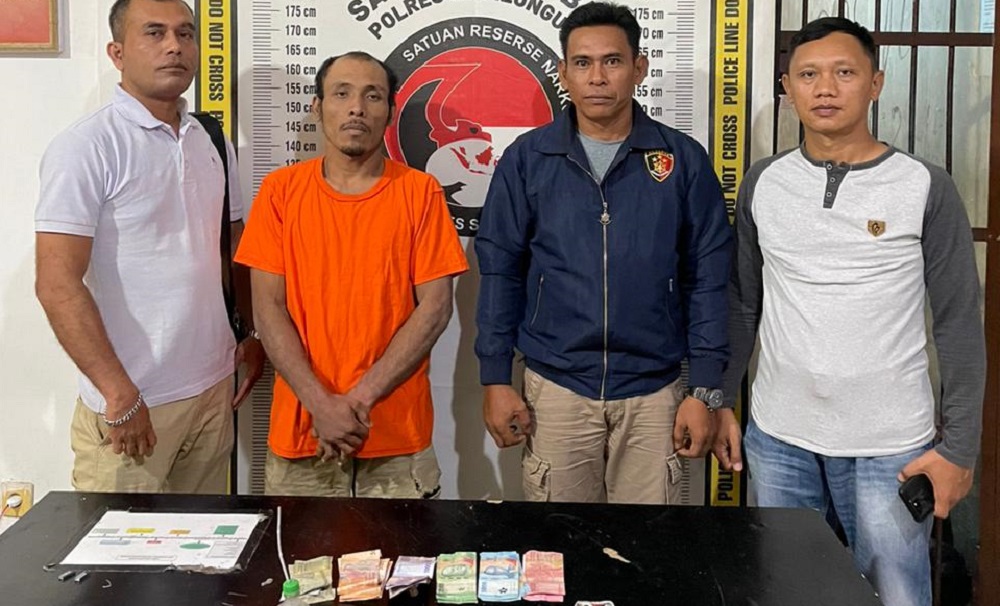 Melawan Pakai Gunting, Pengedar Sabu-sabu di Kebun Sawit Dilumpuhkan Polisi