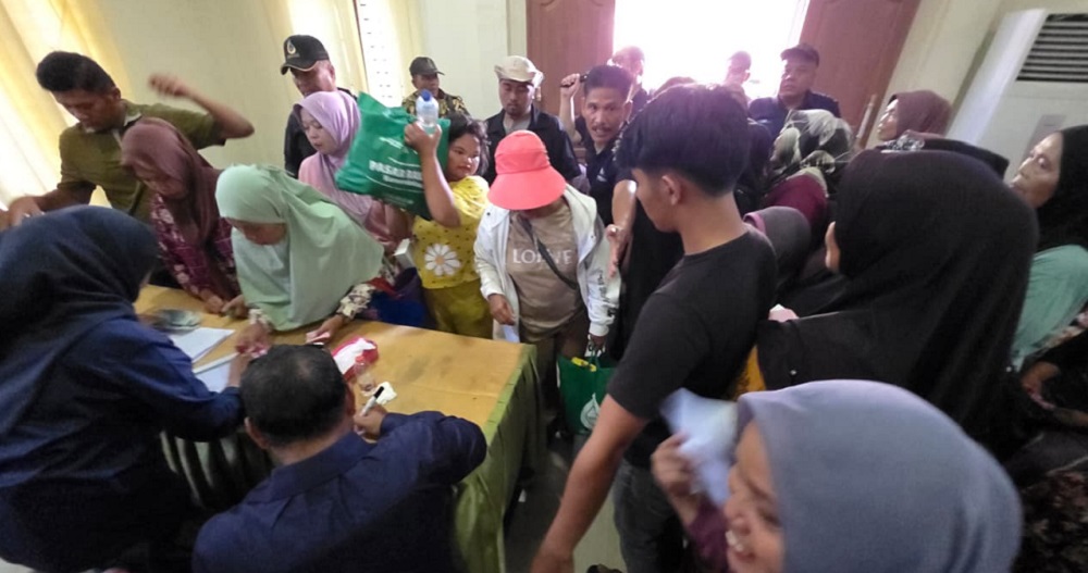 Agrinas Tebar Sembako di Pasar Rakyat Sukarame, Cek Kesehatan Gratis Warga Sekitar