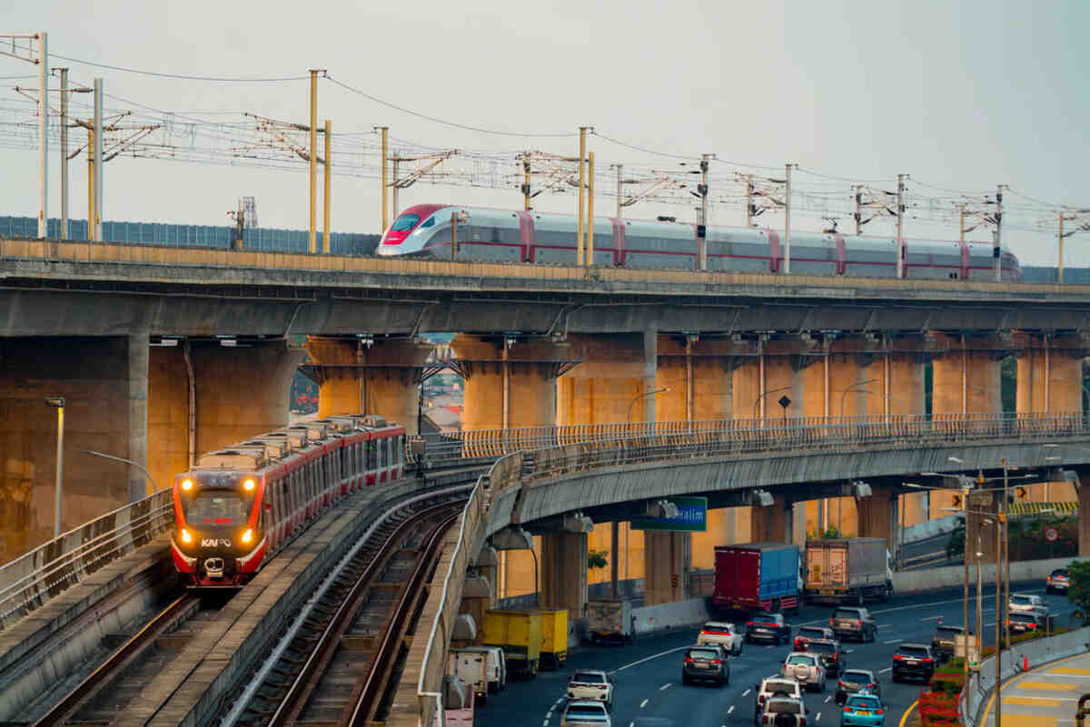 Naik Whoosh Pagi, LRT Jabodebek Uji Coba Berangkat dari Dukuh Atas 05.30 WIB