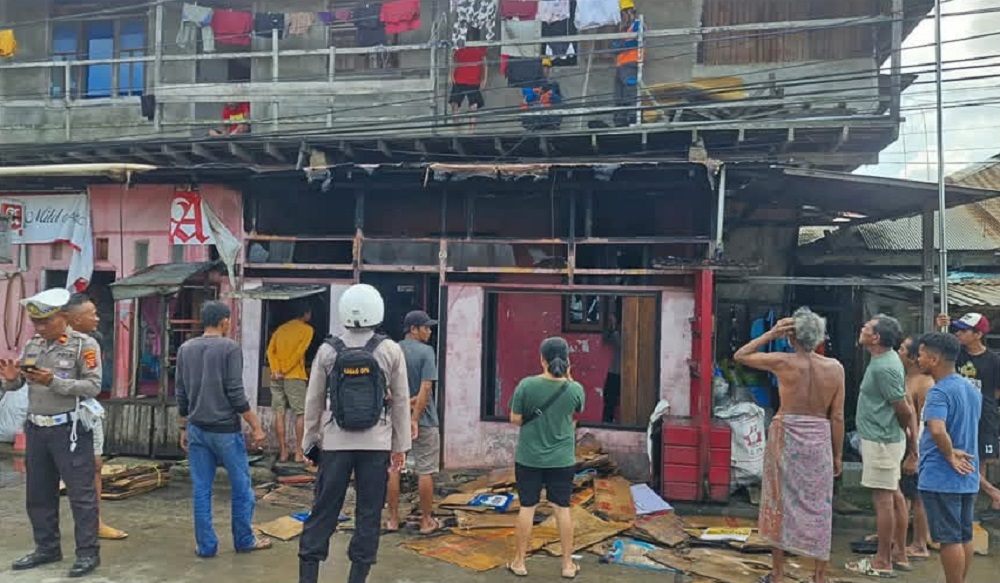 Bau Menyengat Hidung Rholly, Ternyata Rumah di Tanjung Redeb Ini Terbakar