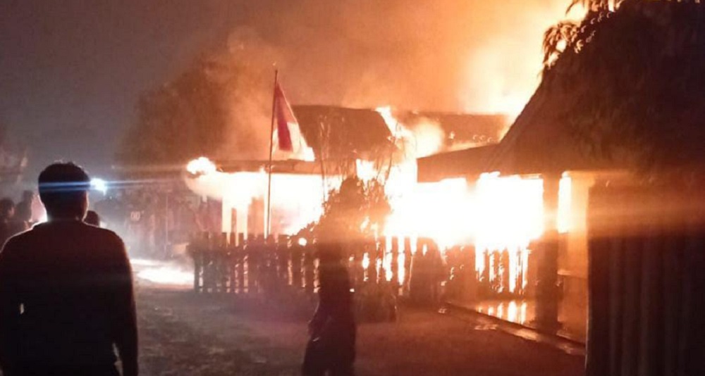 Malam Mencekam di Gang Mutiara Sampit, Kobaran Api Bikin Warga Panik