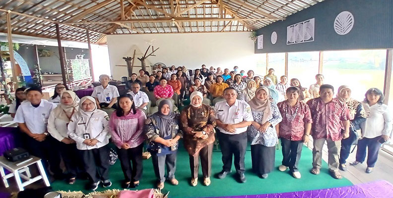 Buka Pelatihan UKM di Muara Teweh, Maya Savitri Shalahuddin Tekankan Kualitas dan Pemasaran Digital