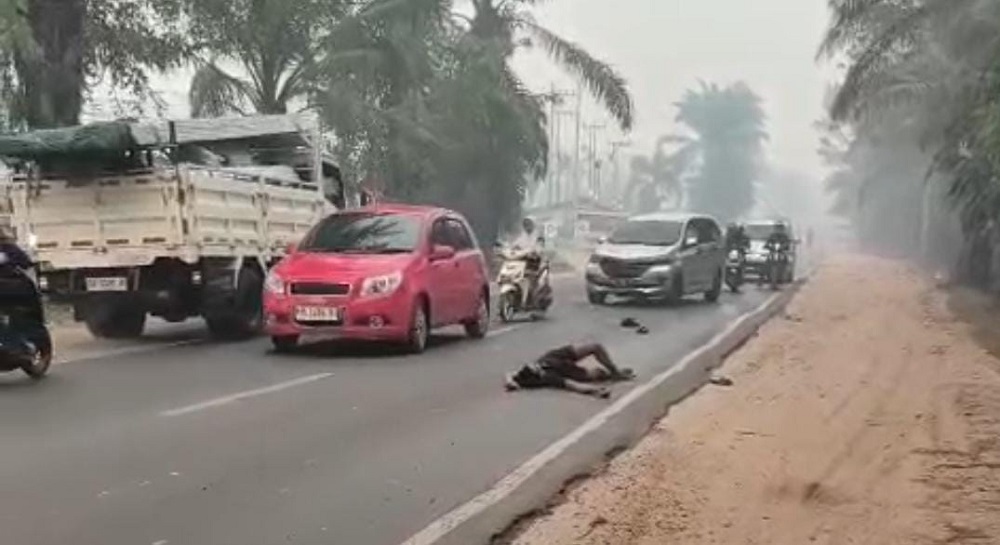 Terjatuh di Jalan Sudirman Sampit, Pengendara Luka-luka, Gara-gara Udara Kabur?