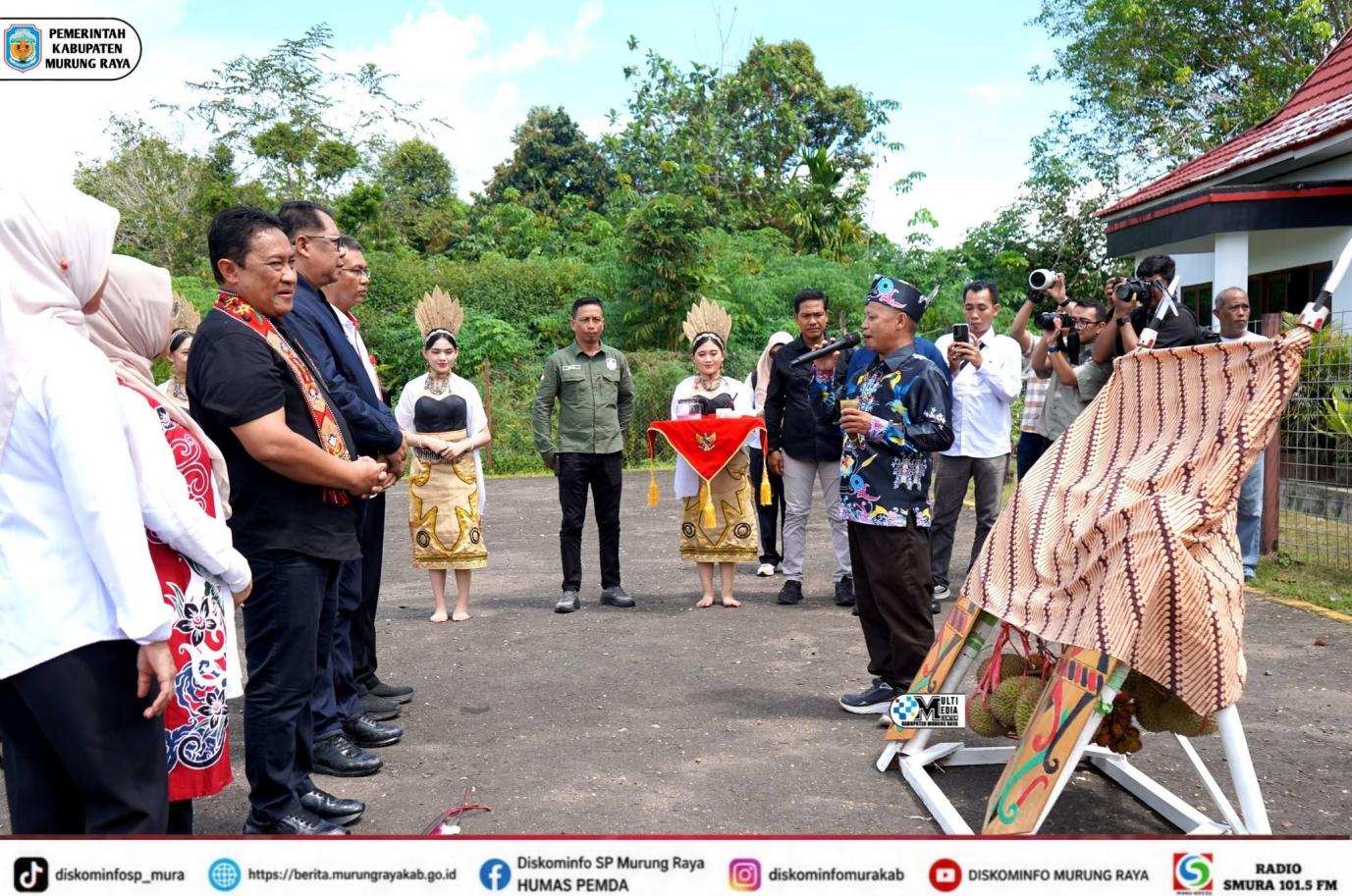 Edy Pratowo Hadiri MTQ KORPRI  Disambut Adat Potong Pantan