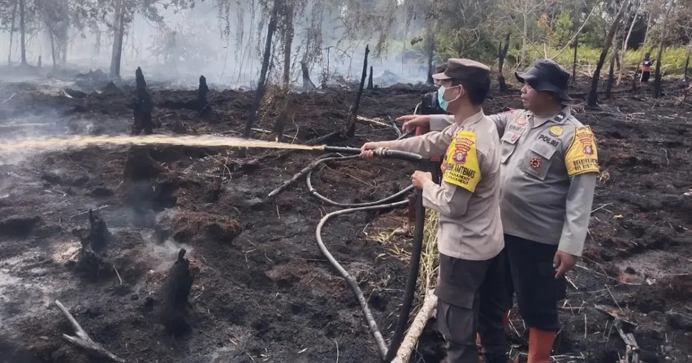 Duh! Padahal Seminggu Lalu Sudah Padam, Lahan di Jekan Raya Kembali Mengeluarkan Asap