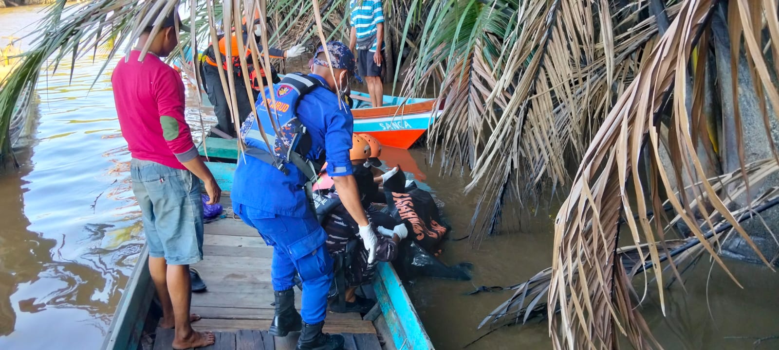 ABK TB Kapuas Bahari V Ditemukan Meninggal di Sungai Lempuyang
