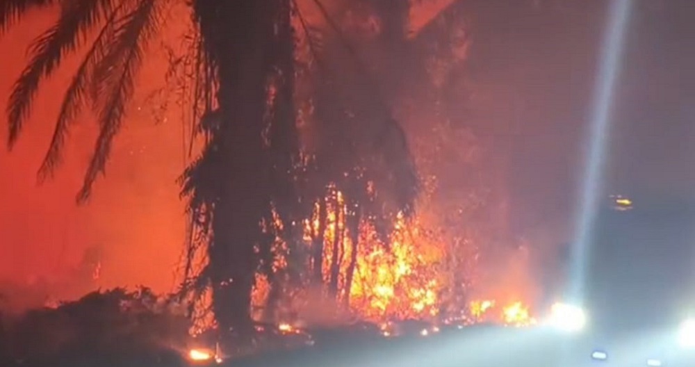 Ngeri! Tengah Malam, Langit Jalur Sampit-Kotabesi Berubah Merah, Tak Salah Lagi Ini Penyebabnya