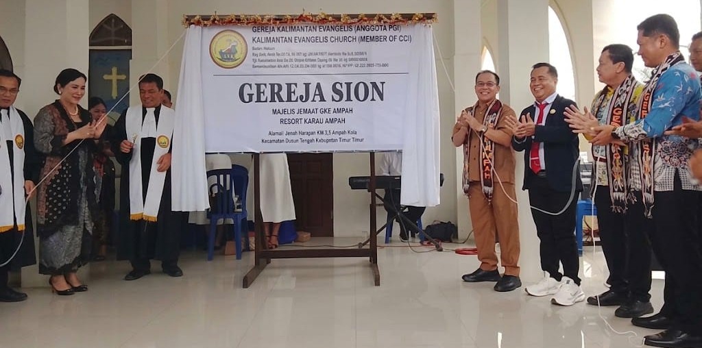 Sekda Wakili Bupati Barito Timur Resmikan Gereja Sion Jemaat GKE Ampah