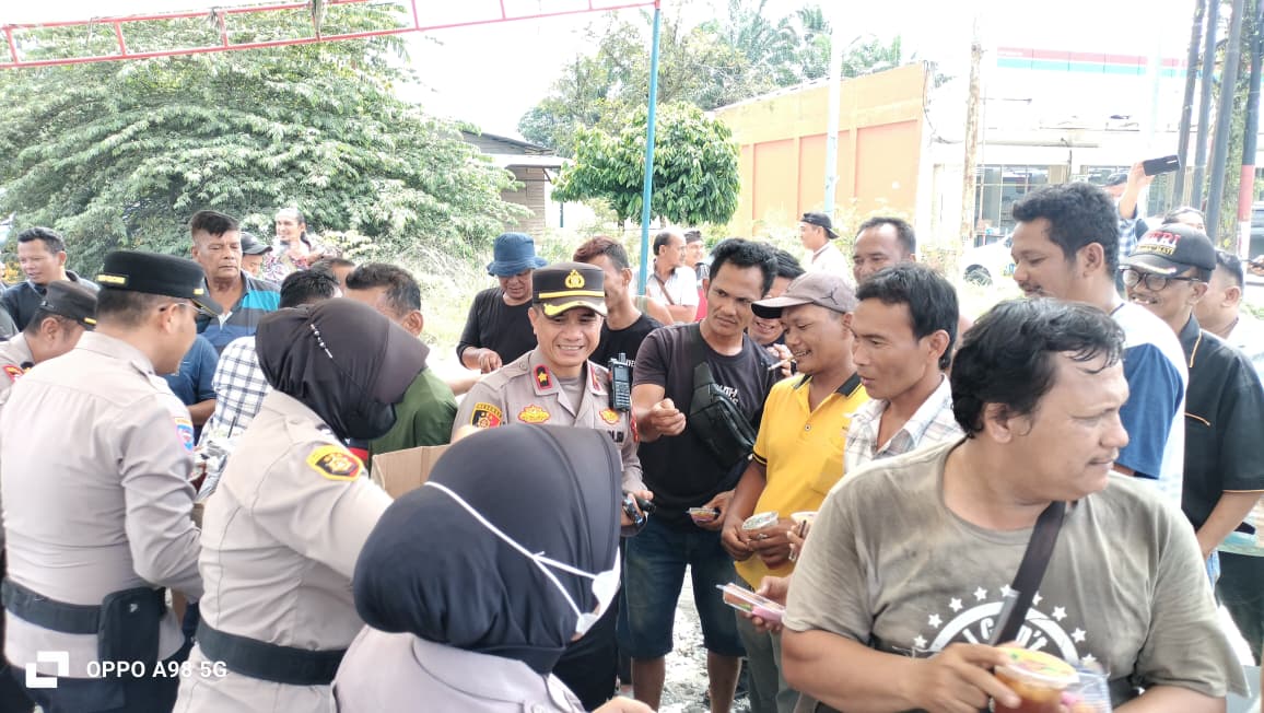 Warga Blokade Jalan Minas-Perawang, Polisi Gunakan Pendekatan Humanis
