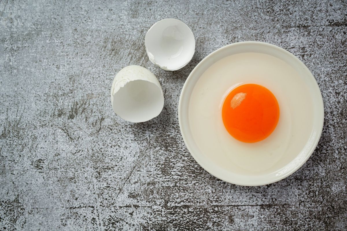Kuning Telur Berwarna Oranye, Apakah Berbahaya? Ini Penjelasannya