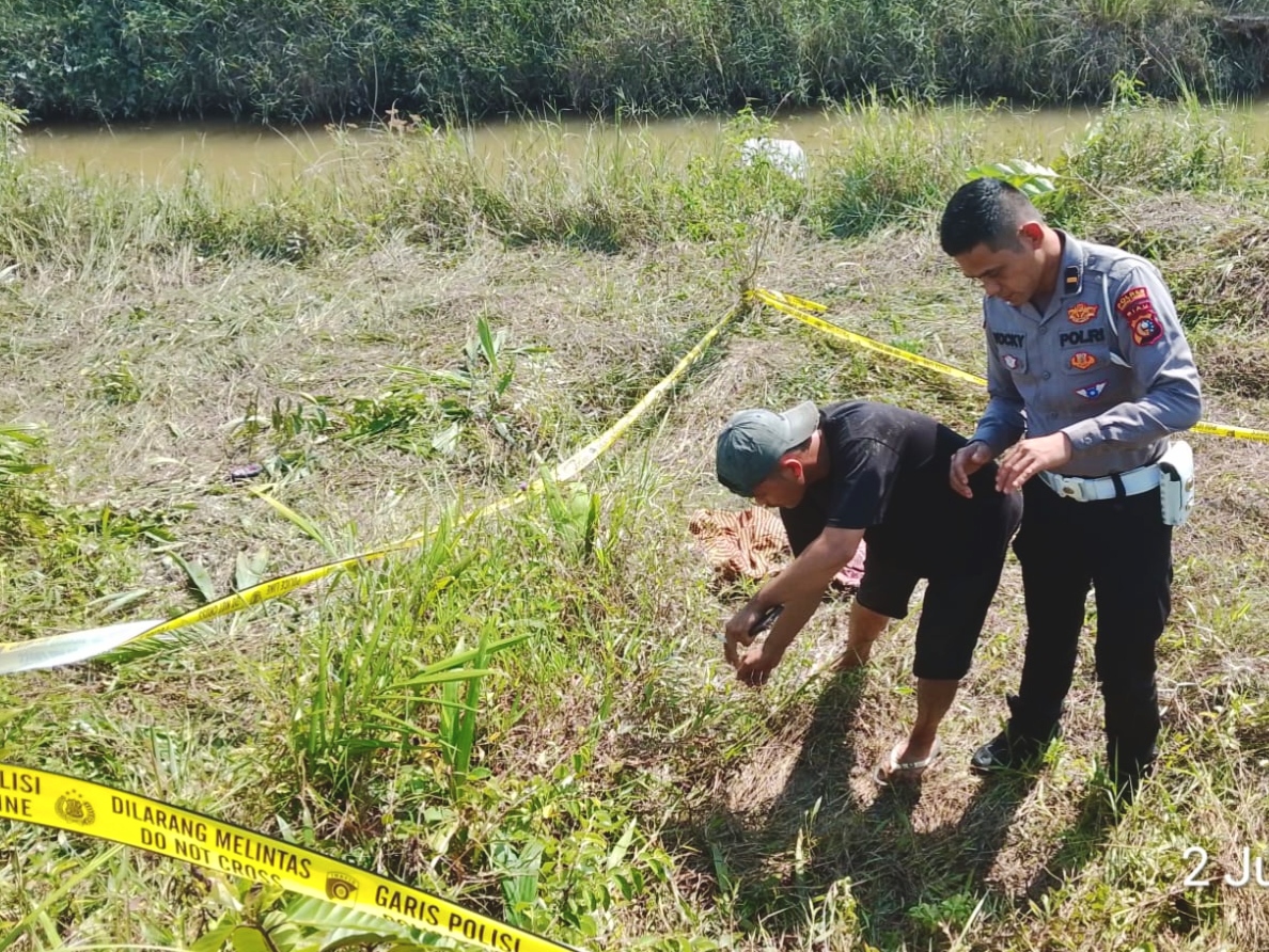 Diduga Kecelakaan Tunggal, Satlantas Polres Kuansing Olah TKP di Lokasi Penemuan Mayat