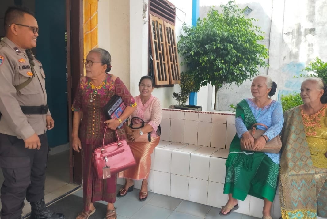 Polisi Sampaikan Pesan Kamtibmas di Gereja Bethel Bangko Pusako, Jemaat Diajak Jaga Keamanan