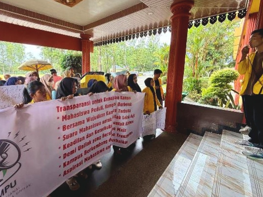 Mahasiswa Unilak di Pekanbaru Demo Tuntut Transparansi Anggaran hingga Proyek Rp10 Miliar