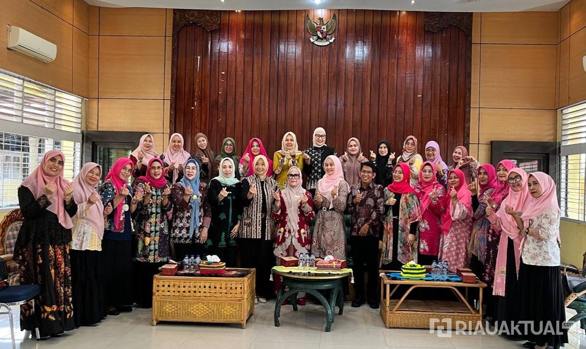 Dekranasda Riau Terima Kunjungan DWP LLDIKTI Wilayah XVII