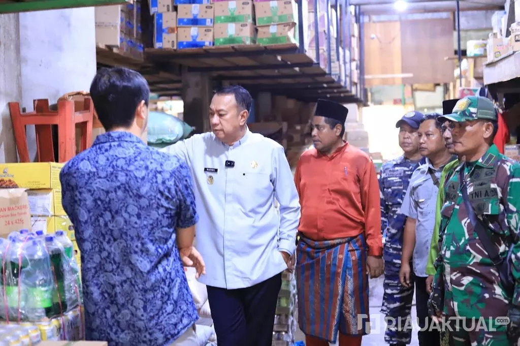 Wabup Muzamil Pastikan Stok Sembako dan BBM Aman Jelang Lebaran di Meranti