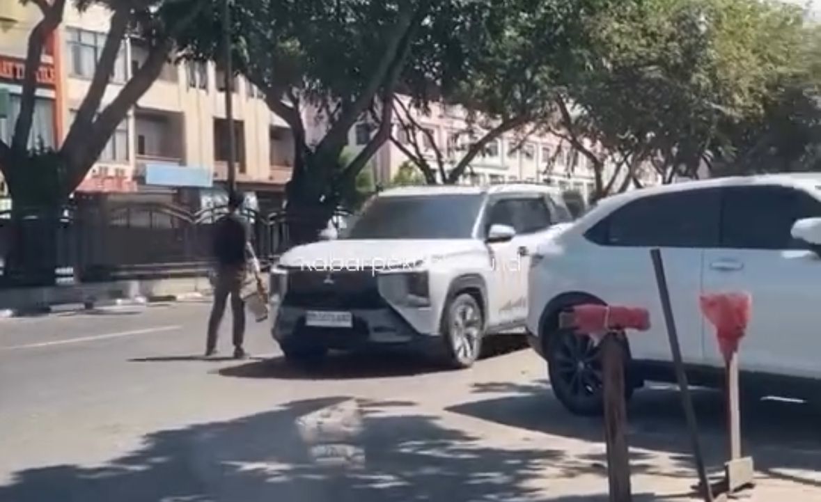Viral Peminta Sumbangan Lempar Pengendara di Sudirman Pekanbaru, Dinsos: Itu ODGJ