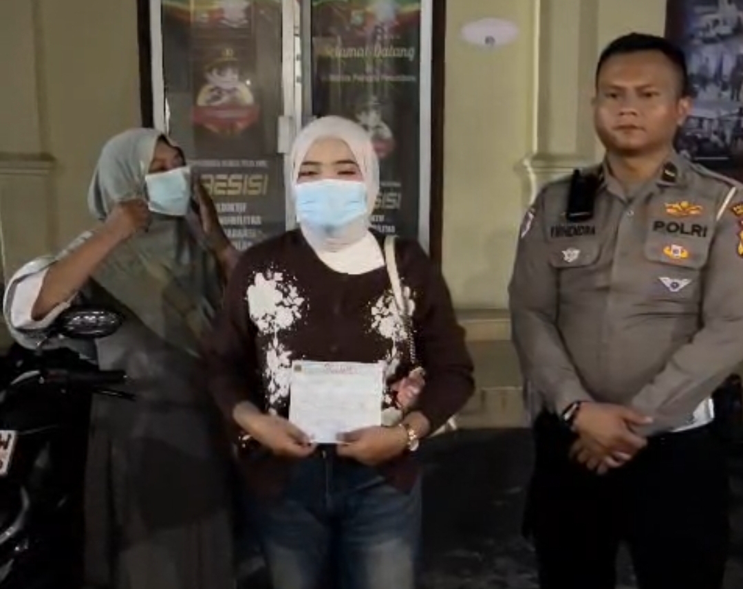 Viral Aksi Ugal-ugalan di Jalan, Pengendara Wanita di Pekanbaru Ditilang Polisi