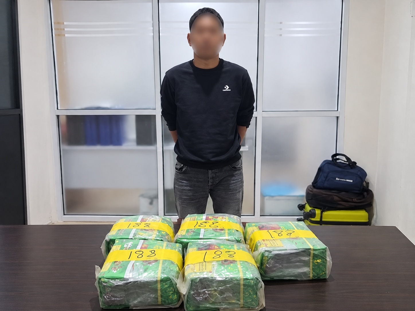 BNNP Riau Gagalkan Peredaran 5 Kg Sabu, Pelaku Ditangkap di Pekanbaru