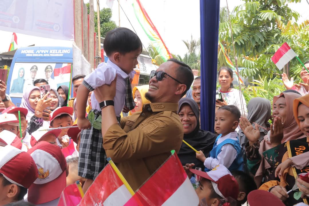 Seragam Murid SD dan SMP Gratis di Pekanbaru: Keinginan Wali Kota Agung Mulai Berjalan