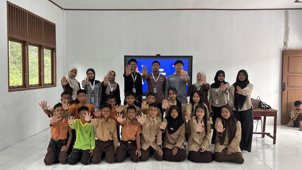 Mahasiswa Kukerta UNRI Edukasi Bahaya NAPZA kepada Siswa SMPN 5 Kerumutan