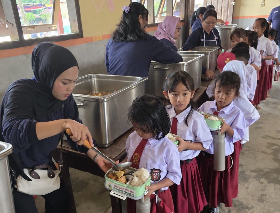 Agrinas Palma Nusantara Hadir di Rohul, Luncurkan Program Makan Bergizi dan Salurkan Bantuan Pendidikan