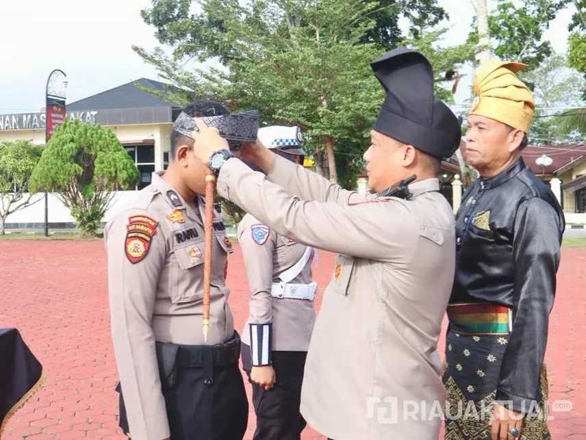Polres Rohil Launching Penggunaan Tanjak dan Selempang, Wujud Lestarikan Budaya Melayu