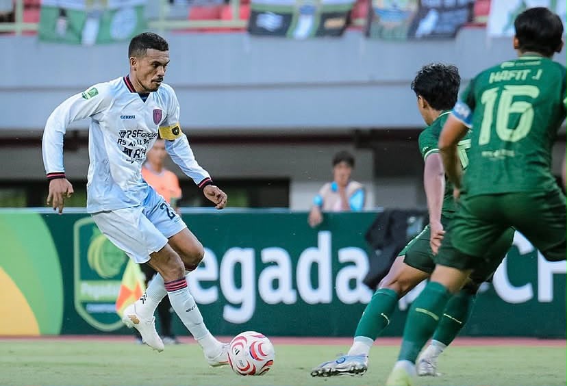 Penalti Gamaroni Digagalkan Kiper, PSPS Pekanbaru Harus Puas Berbagi Poin dengan Adhyaksa Bekasi 
