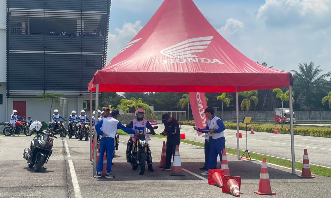 40 Bikers Honda Terbaik Unjuk Kemampuan Berkendara di Safety Riding Regional Competition 2026