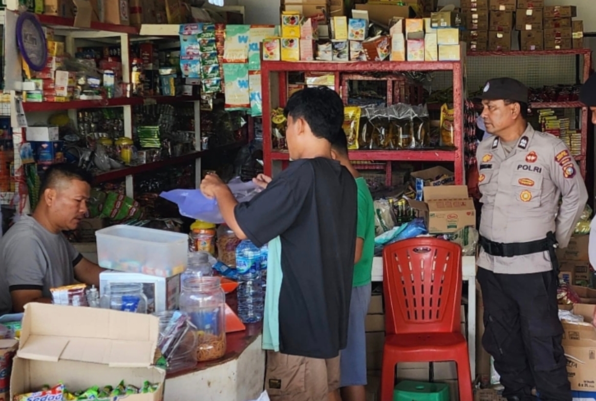 Polisi Cek Harga dan Stok Sembako di Bangko Pusako, Pastikan Tetap Aman