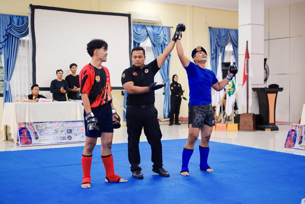 Bripda Brimob Polda Riau Sabet Emas MMA, Amankan Tiket ke Kejurprov dan Porprov