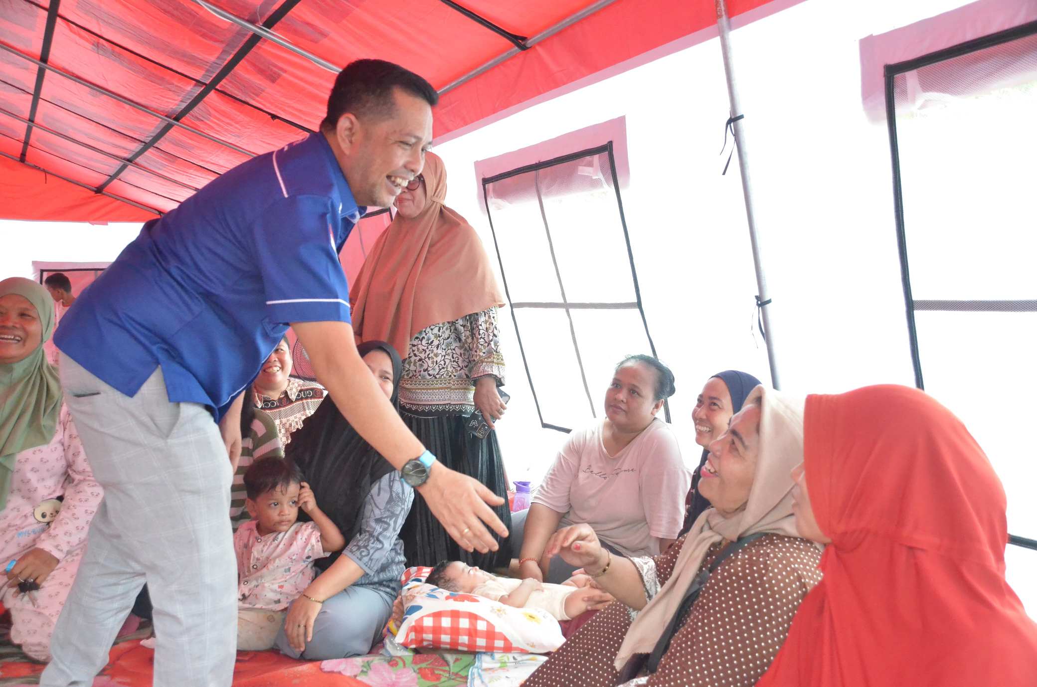 17 Rumah Hangus Dilalap Api, Demokrat Pekanbaru Turun Bantu Warga