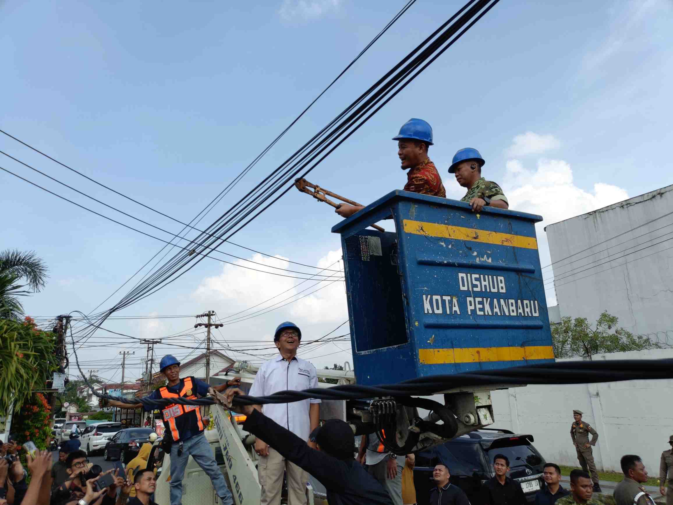 Kabel Jaringan di Pekanbaru Dipindah ke Bawah Tanah, Pemko Ingatkan Provider Jangan Sampai Rusak Aspal 