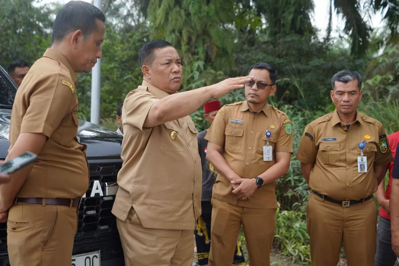 Dukung Infrastruktur Pendidikan, Plt Gubri Perbaiki Akses Jalan Menuju SMAN 8 Dumai