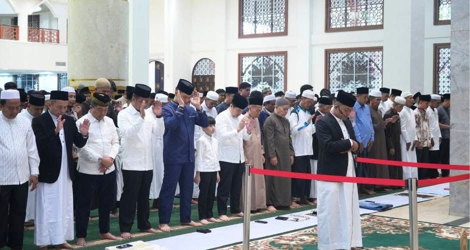 Perkuat Kebersamaan, Bupati dan Wabup Kampar Sholat Idul Adha di Islamic Centre Bangkinang