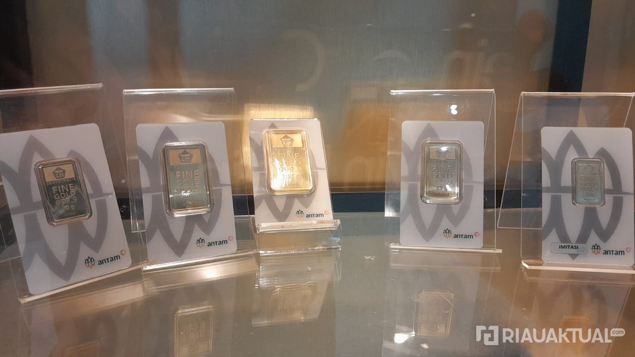 Turun Tipis, Harga Emas Antam Hari Ini jadi Rp2.988 Juta per Gram