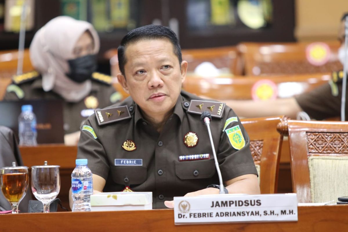 Sudah 9 Jam, Eks Jampidsus Febrie Adriansyah Masih Jalani Pemeriksaan di Kejagung