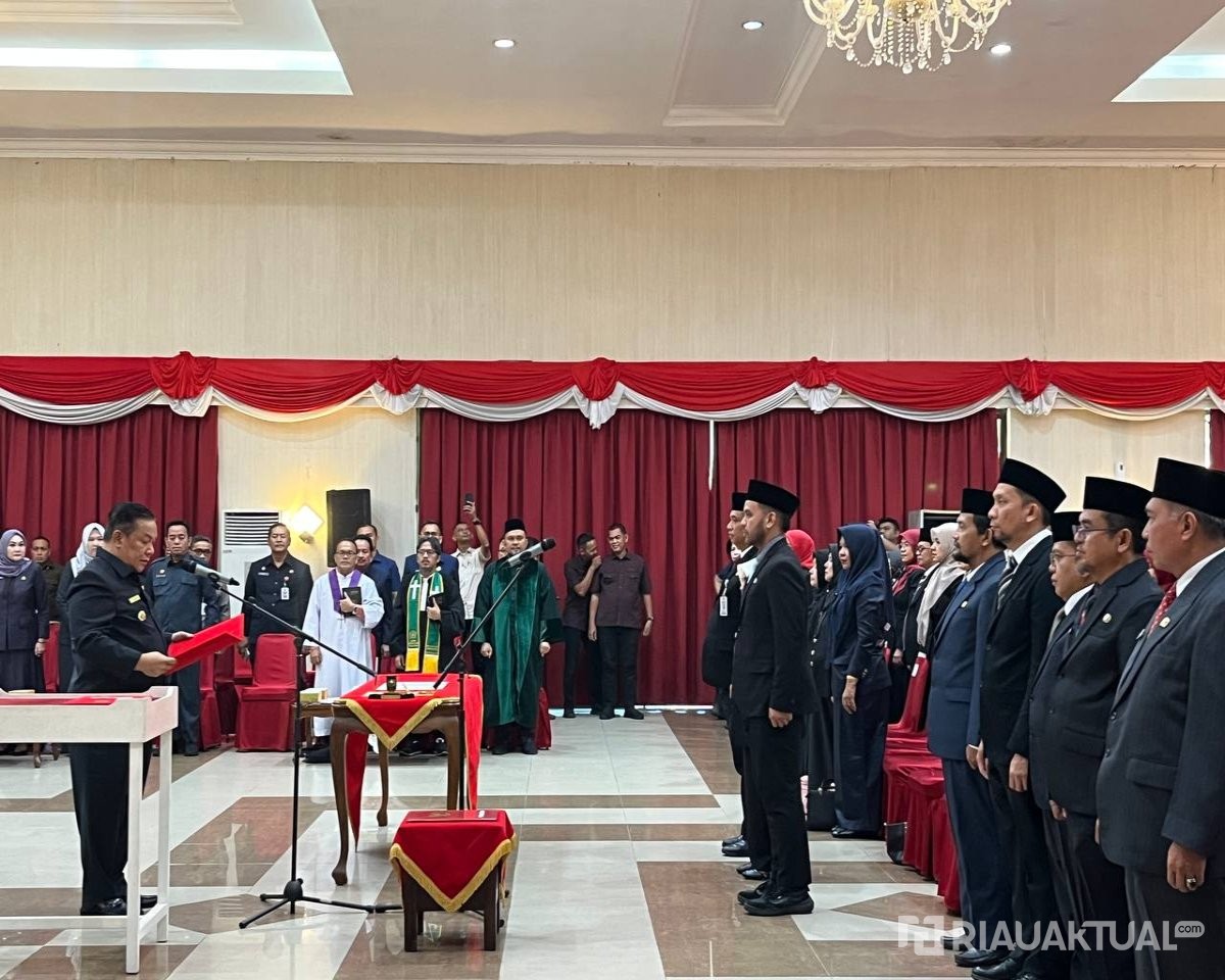Lantik Ratusan Pejabat dan Kepala Sekolah, Plt Gubri Tekankan Hal Ini