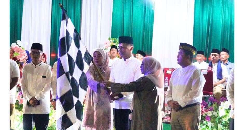 Bupati Ahmad Yuzar Lepas Pawai Takbir dan Mobil Hias Idul Adha 1447 H di Bangkinang