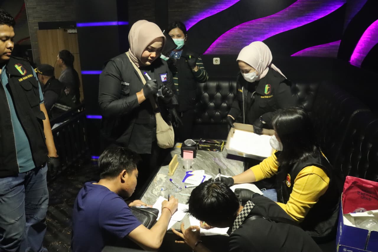 Razia Narkoba di Dumai, 19 Pengunjung Tempat Hiburan Malam Dites Urine