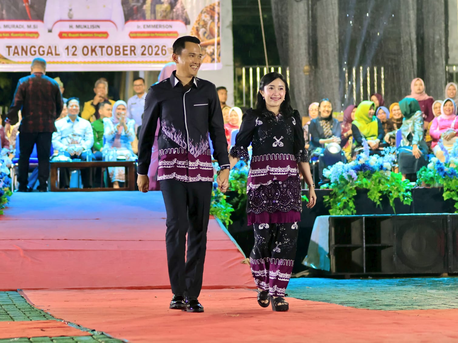 Juara 1 Batik Kuansing Carnival, Polres Kuantan Singngi Tampilkan Batik Tupian Burondo