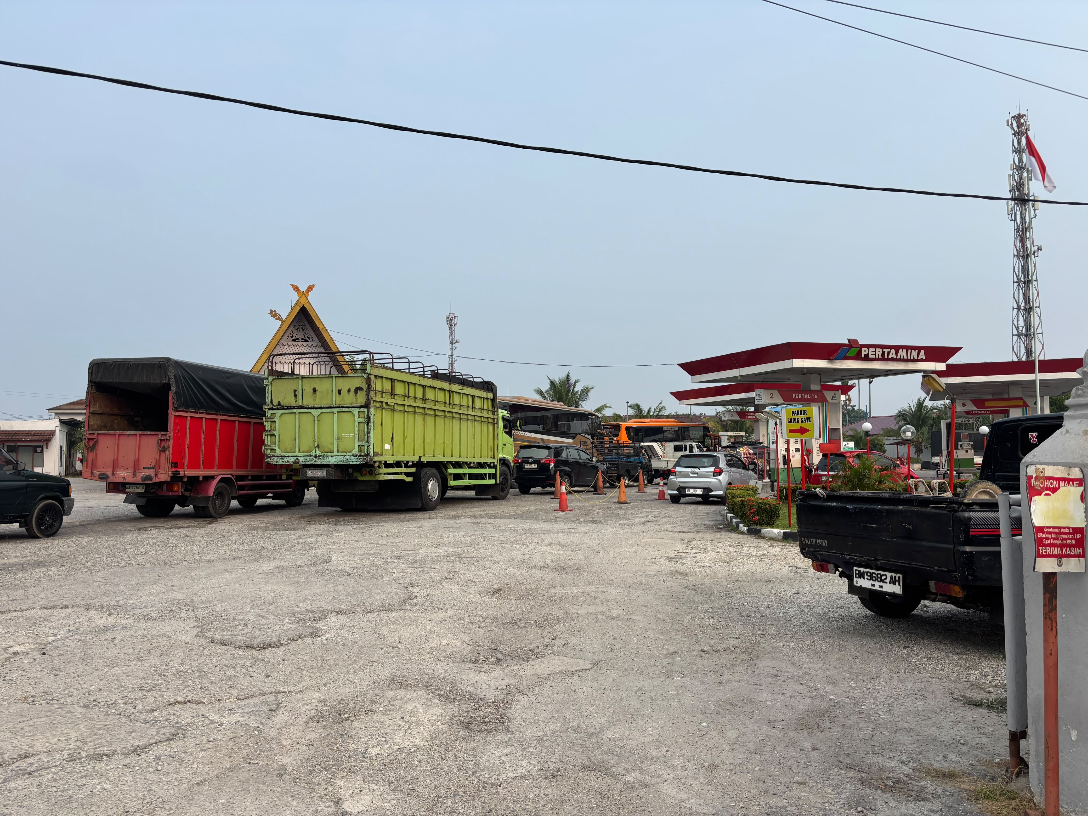 Polda Riau Obrak-abrik Gudang Solar Ilegal, Antrean SPBU di Pekanbaru Mulai Normal