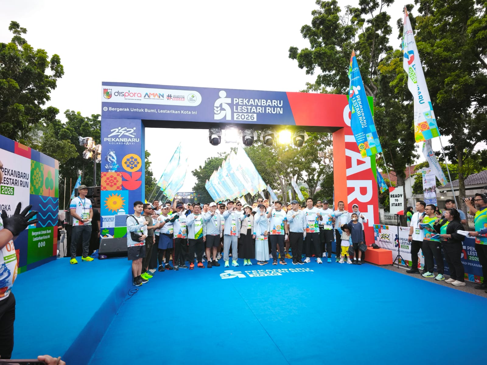 Kampanyekan Kebersihan Lingkungan, Wako Agung dan 1.200 Pelari Sukseskan Pekanbaru Lestari Run