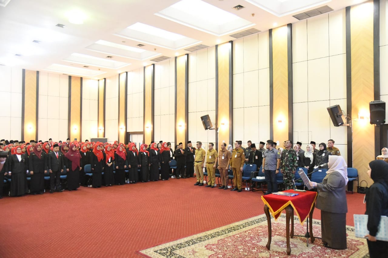 Lantik 215 Kepala Sekolah, Kasmarni Tegaskan Zero Tolerance Pungli dan Jual Beli Kursi PPDB Bengkalis