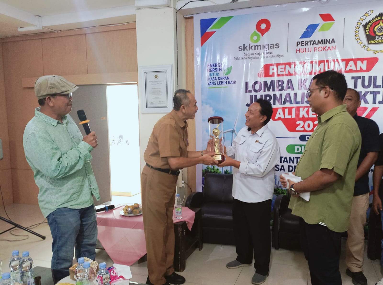 Fithriady Syam Raih Penghargaan LKTJ Raja Ali Kelana 2026   