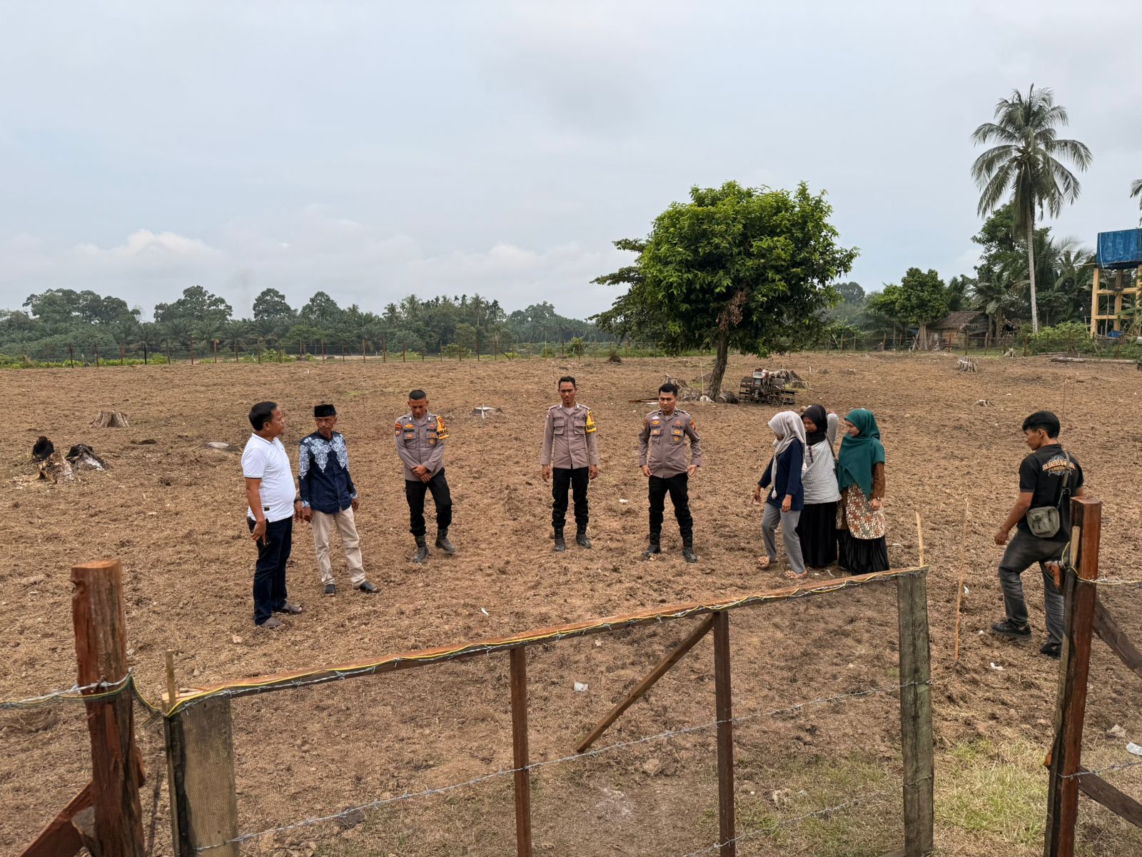 Polsek Cerenti Dukung Ketahanan Pangan dengan Penanaman Jagung Pipil