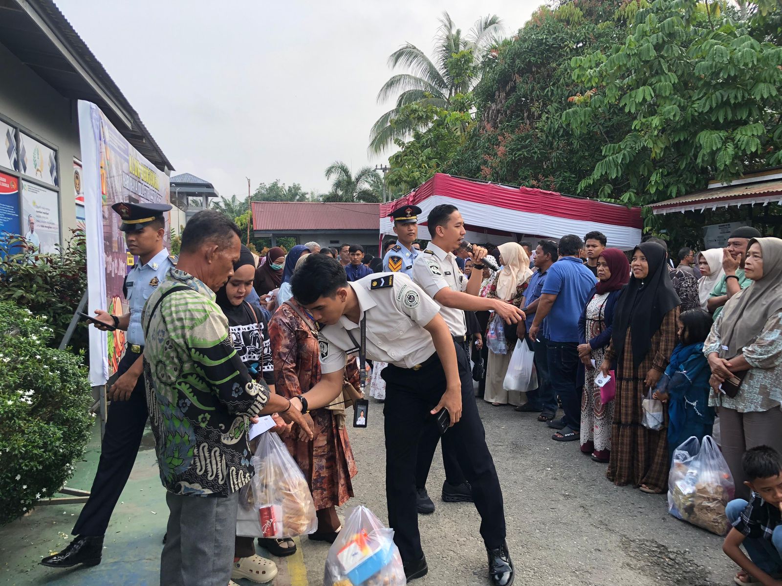 Hari Kedua Lebaran, Kunjungan di Lapas Bangkinang Membludak