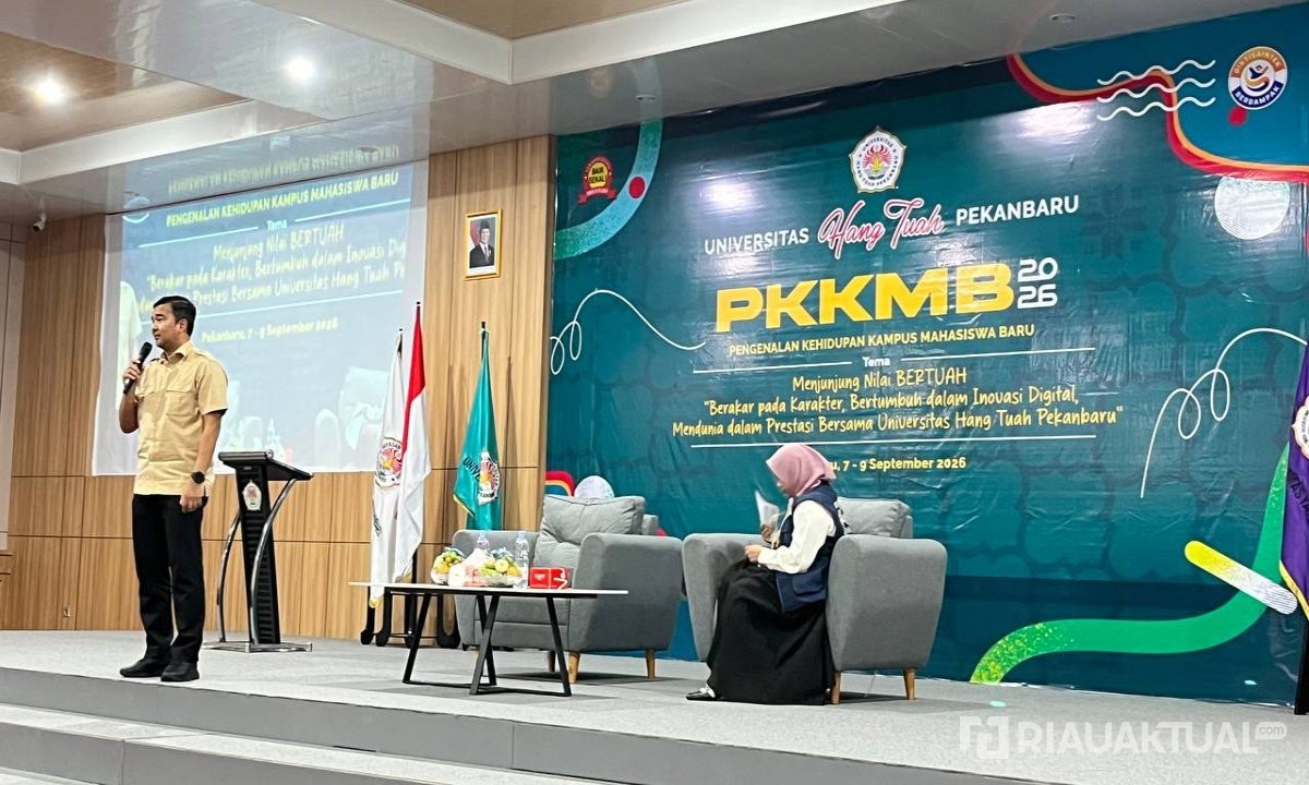 Kepala Kesbangpol Riau Jadi Narasumber PKKMB di UHTP, Ajak Mahasiswa Jaga Persatuan