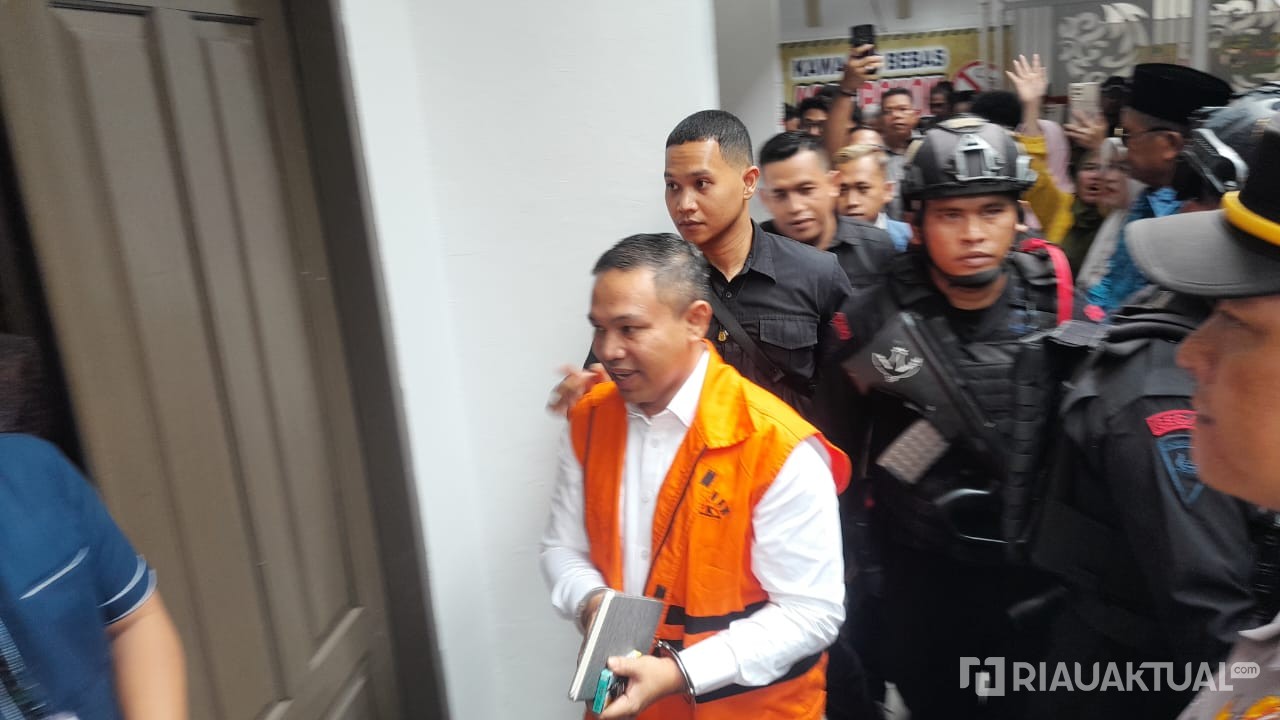 Sidang Dugaan Korupsi Abdul Wahid, Pergeseran Anggaran hingga Penunjukan TA Dinilai Sesuai Prosedur 