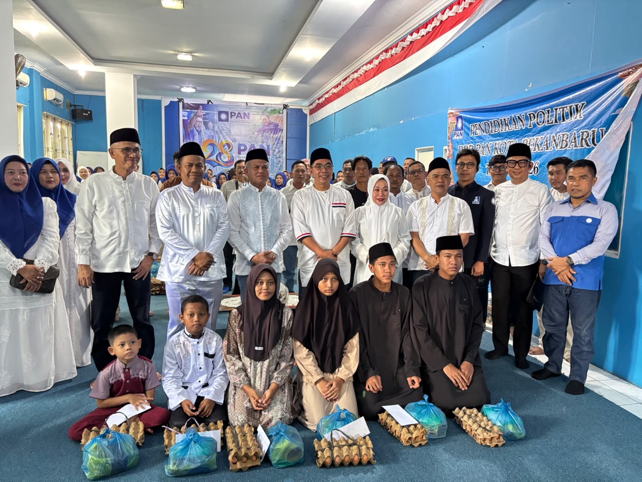 PAN Pekanbaru Rayakan HUT ke-28, Sembako Murah hingga Santunan Anak Yatim