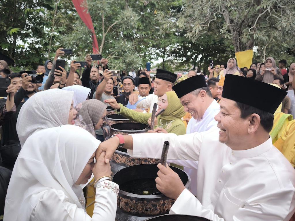 Sambut Ramadan dengan Potang Bolimau, Bupati Anton Ajak Bersihkan Hati